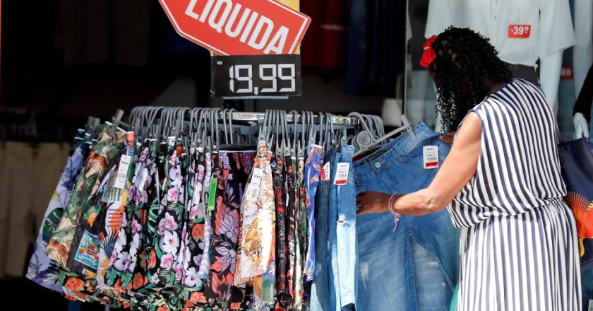 Francia pondrá en marcha el ‘ecoscore de las ropas’, que evaluará su huella contaminante