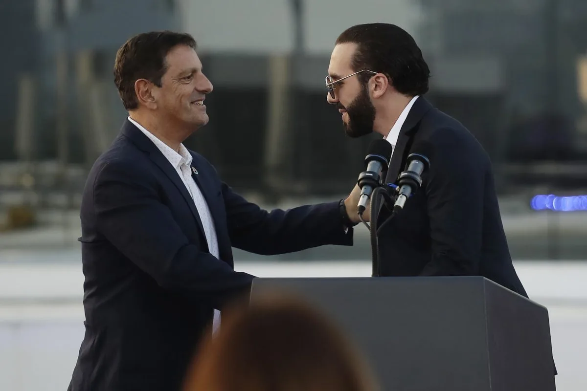 Google abre oficinas en El Salvador y anuncia 200.000 dólares para emprendedoras
