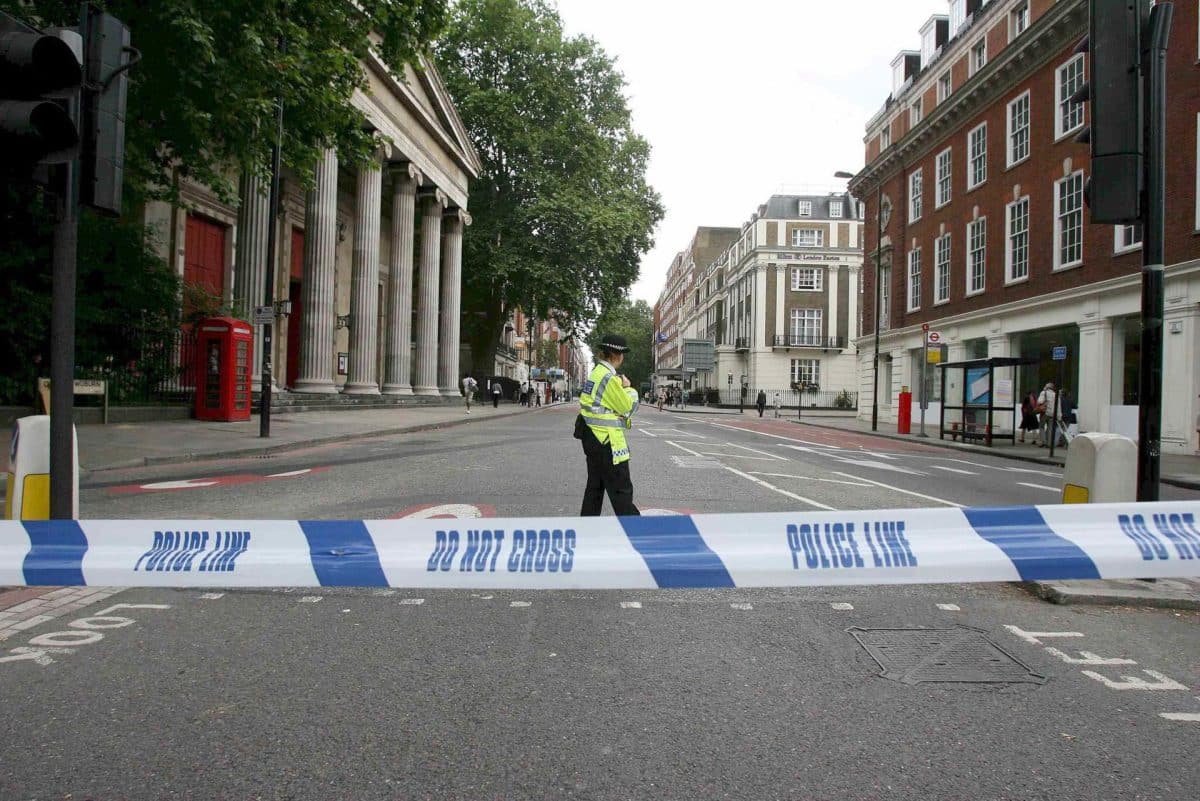 La policía detiene a una persona por un ataque con una espada en el norte de Londres