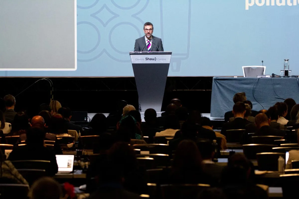 Miles de delegados inician en Ottawa negociaciones para acabar la contaminación plástica