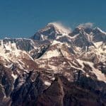 Nepal despliega una flota de drones para recoger basura del Everest