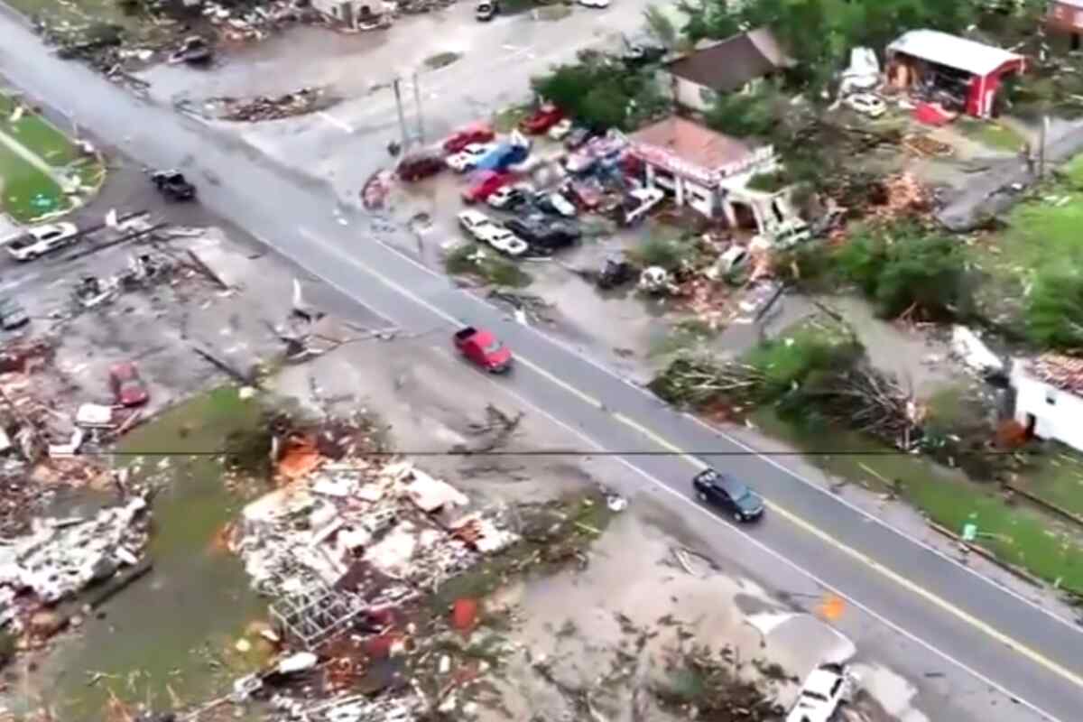 Oklahoma se levanta entre escombros: tornados dejan 4 muertos y 100 heridos