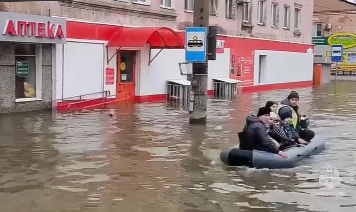 Ordenan evacuaciones en la ciudad rusa de Oremburgo ante el temor de nuevas inundaciones