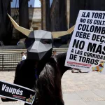 Protestan en Bogotá para pedir que se prohíban las corridas de toros en Colombia