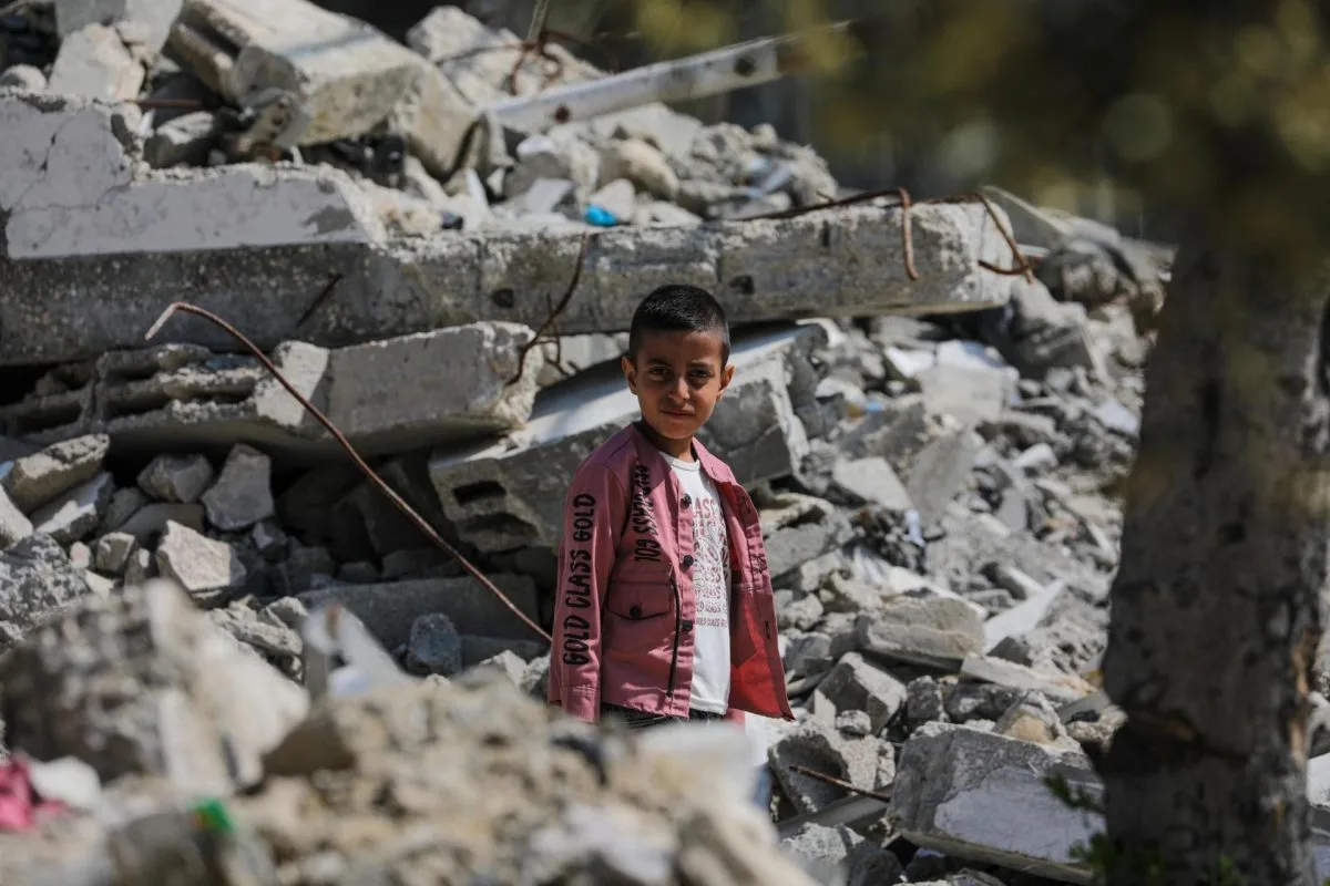 Suben a 33.729 los muertos en Gaza tras ataques israelíes a lo largo del enclave