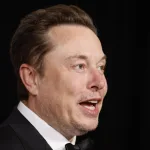 Tesla pide a sus accionistas que aprueban el pago de miles de millones de dólares a Musk