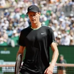 Tsitsipas y una lesión dejan a Sinner sin final