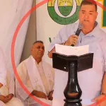 Alcalde de Sabanalarga se Hace Viral Tras Caída de Pantalones en pleno Discurso