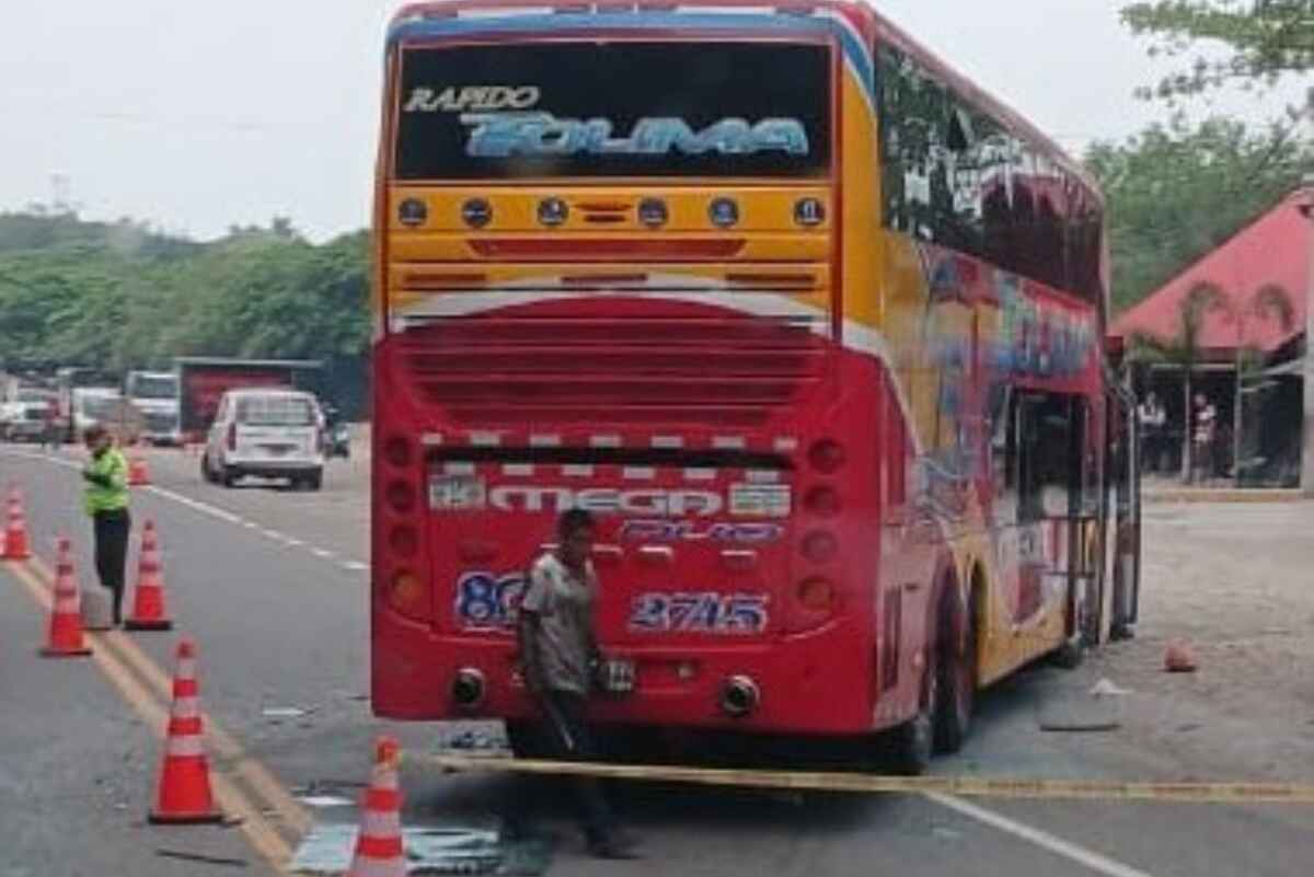 la dorada- 18 heridos y un muerto deja choque entre bus de Rápido Tolima y otro vehículo en Caldas