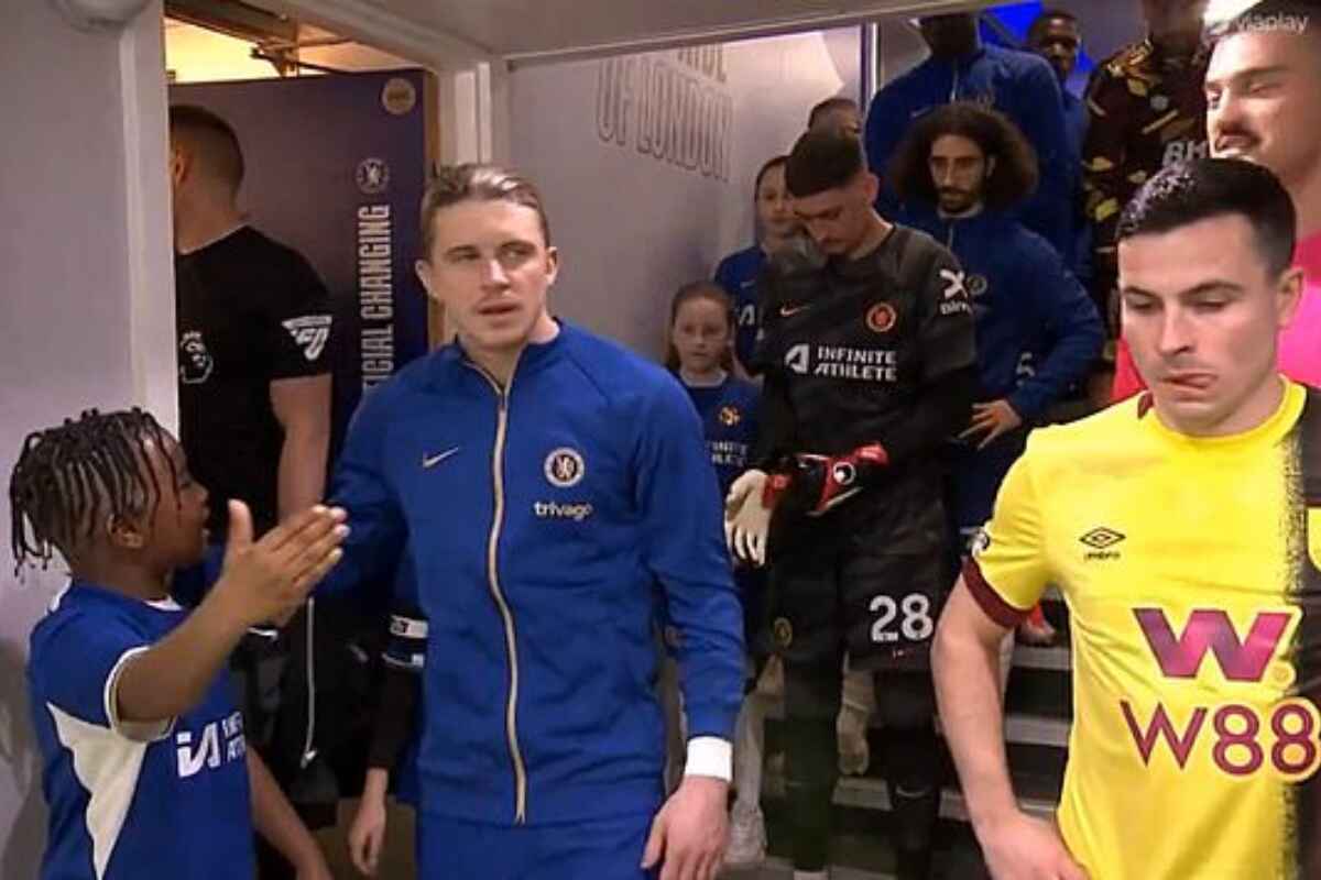 Chelsea defiende a Conor Gallagher tras acusaciones de racismo en redes sociales