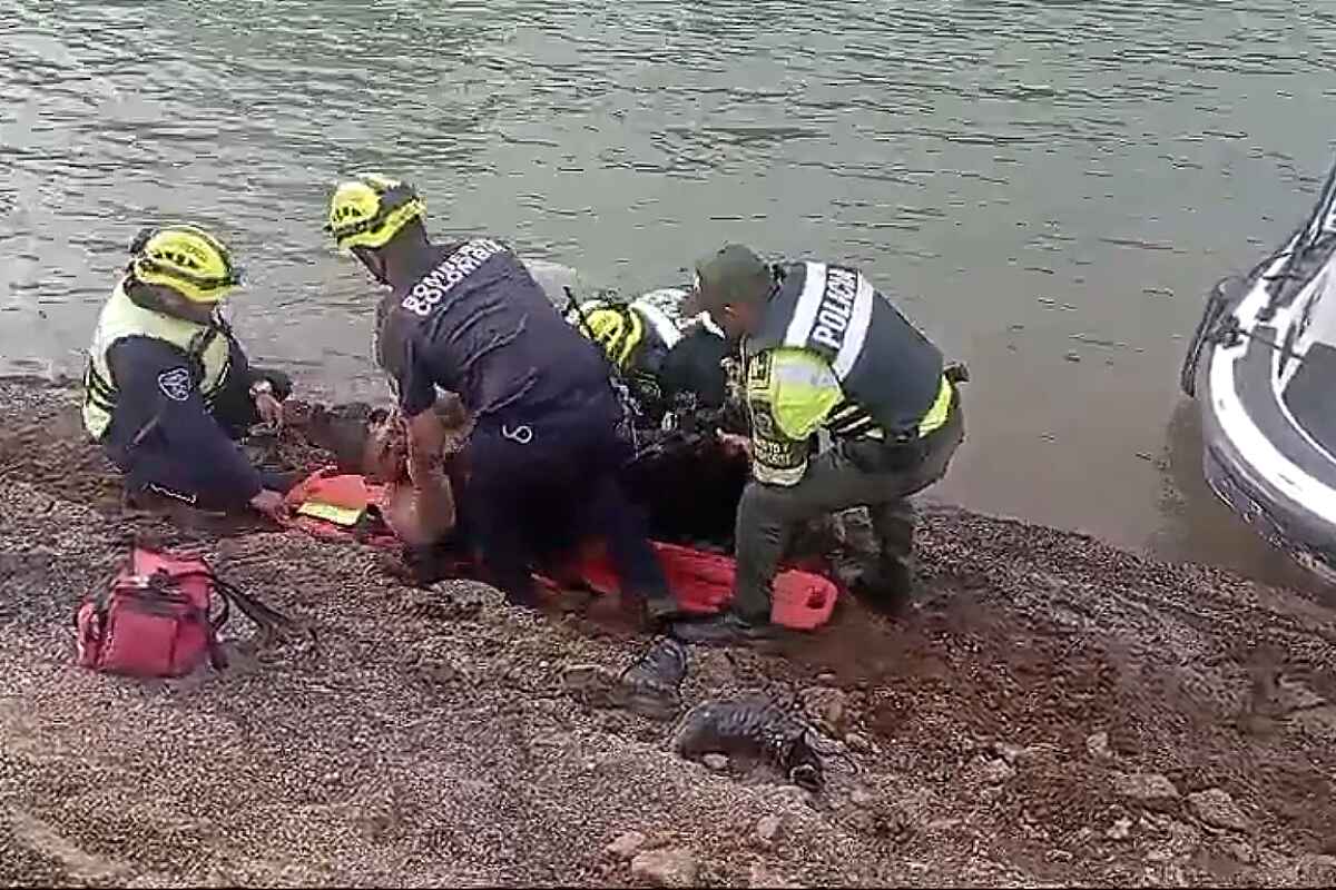 Salvan a Turista de Ahogarse en las Aguas del Embalse de Guatapé