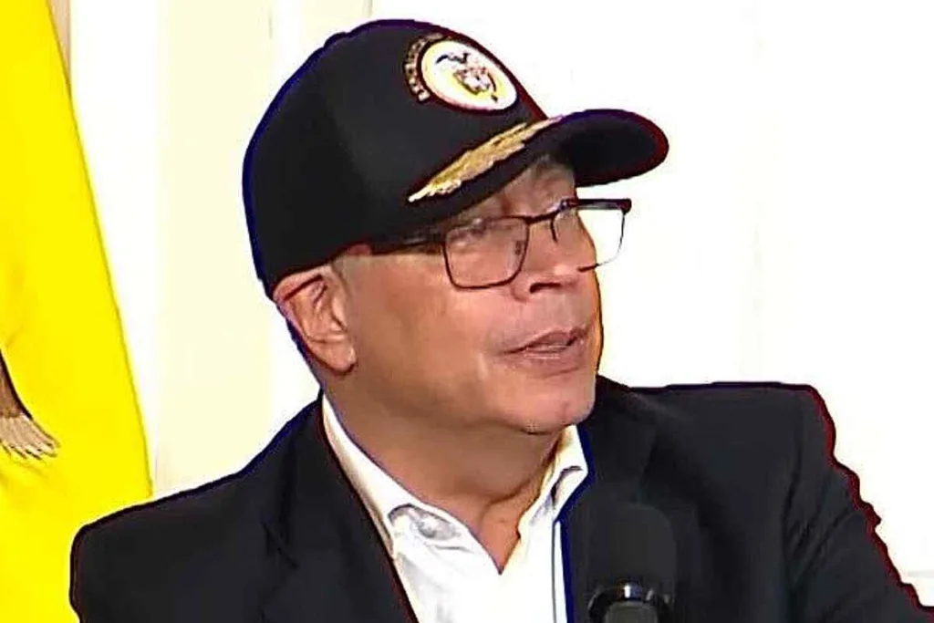 El misterio detrás de la gorra que Gustavo Petro ya no se quita en público