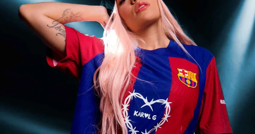 ¡Ya a la venta! La camiseta de Karol G para el Clásico del Barça: precio y dónde comprarla