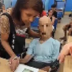Escándalo en Río: Mujer intenta obtener préstamo bancario con cadáver en silla de ruedas