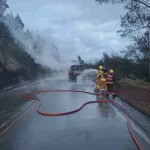 ¡Emergencia en la vía Ubaté - Zipaquirá! Camión de gas se incendia cerca al peaje de Casablanca