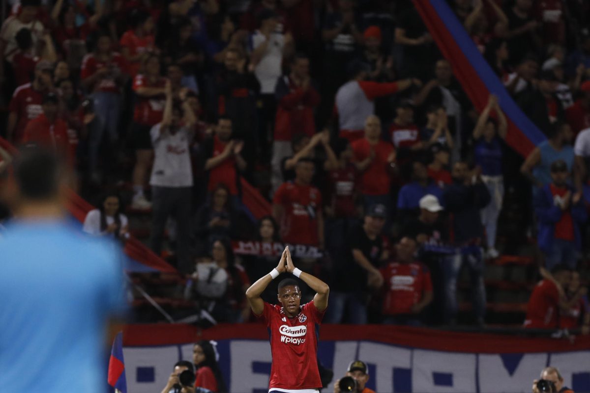 4-0. DIM golea a Always Ready y entra directo en octavos de final de la Sudamericana 3