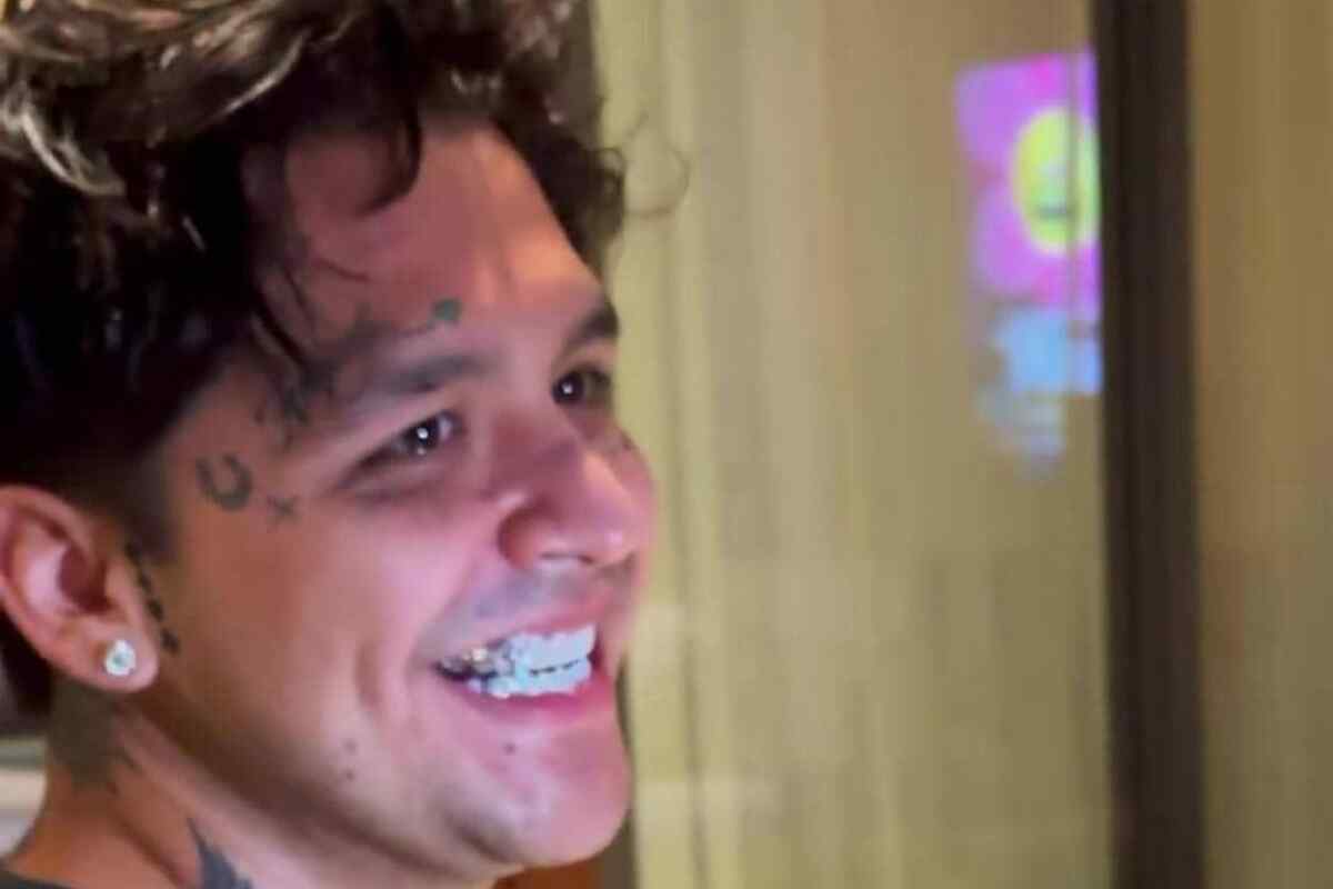 La Historia detrás de los Dientes de Diamante de Christian Nodal y por qué se arrepiente