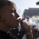 EE.UU. registra por primera vez más consumidores diarios de cannabis que de alcohol