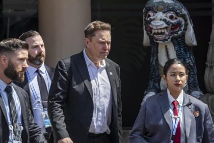 Elon Musk defiende que las desaladoras pueden resolver el problema del agua en el mundo
