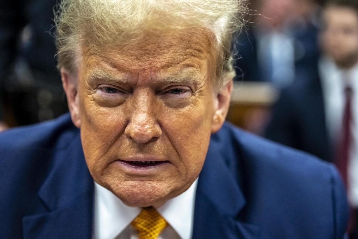 Exabogado gestionó 420.000 dólares en cheques firmados por Trump para acallar a Daniels