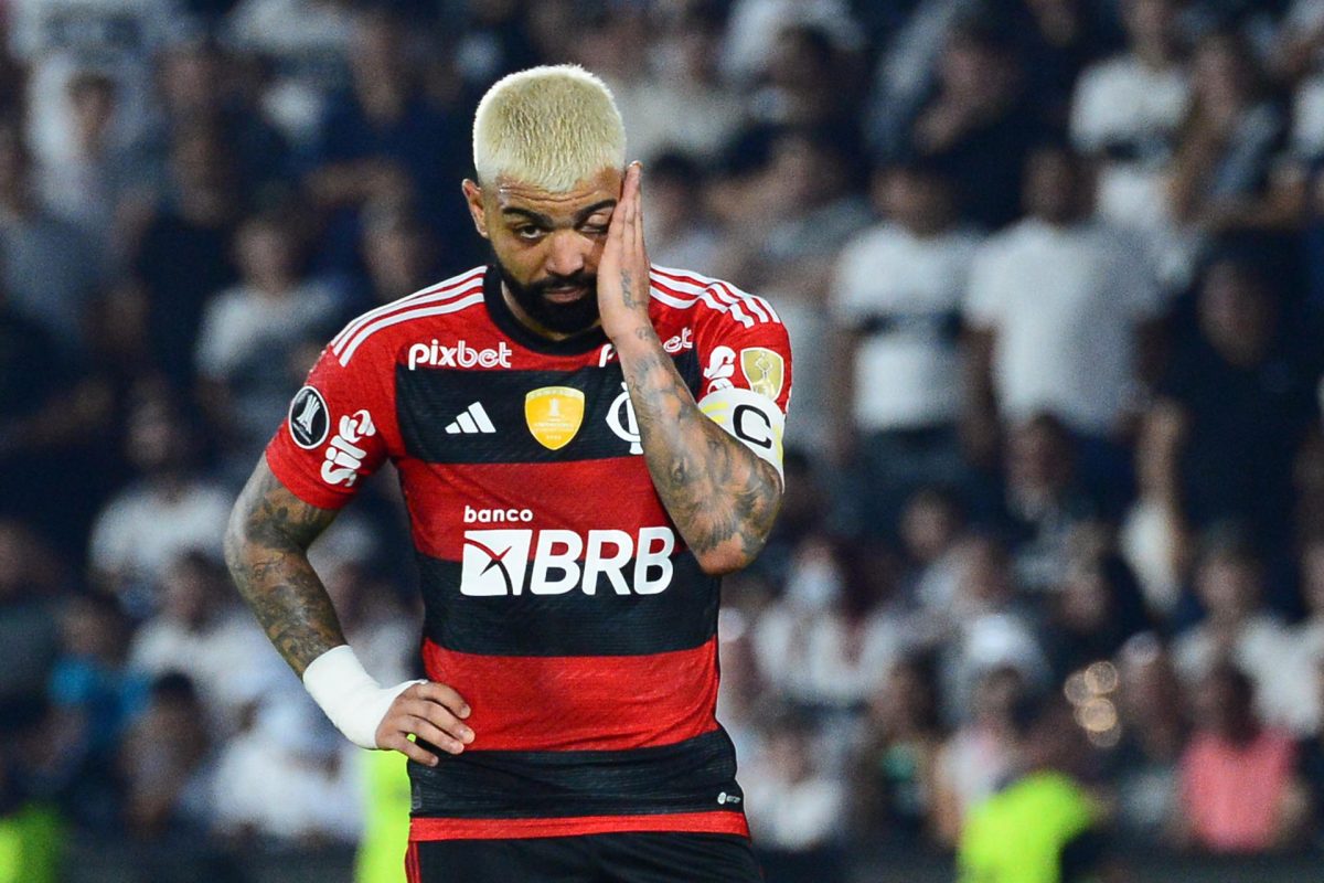 Flamengo multa y le quita el 10 a Gabigol por una foto con una camiseta del Corinthians