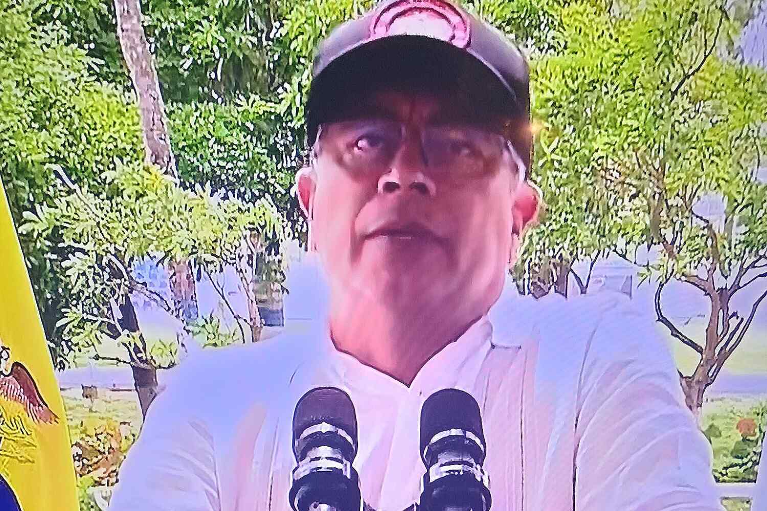 Petro Critica al Senado Tras Solicitud de Salida de Sura del Sistema de Salud