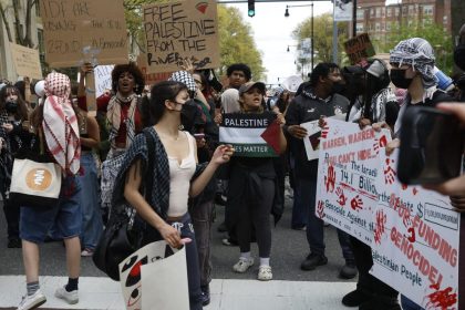 Harvard y el MIT amenazan con suspender a los estudiantes que no abandonen las protestas