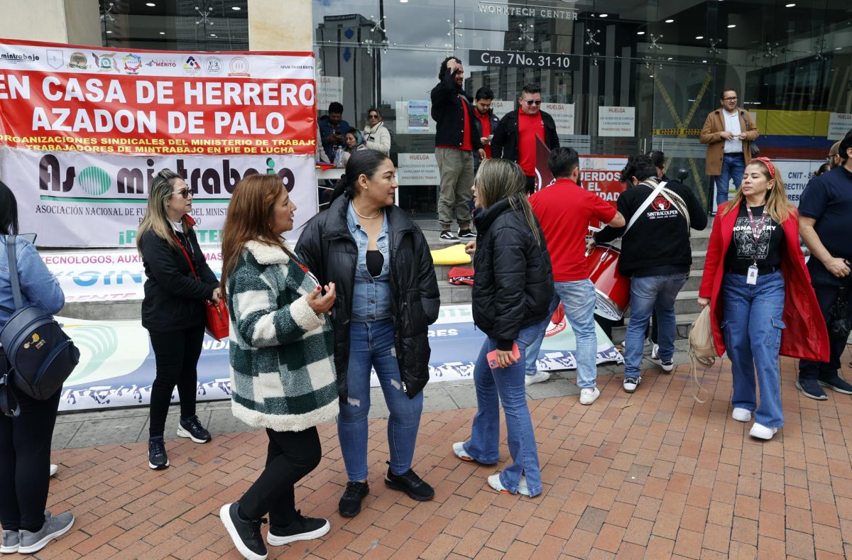 Huelga Indefinida en el Ministerio de Trabajo de Colombia por Incumplimientos Laborales