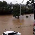 Inundaciones en El Retiro: desbordamiento de quebrada deja calles anegadas y cierres viales