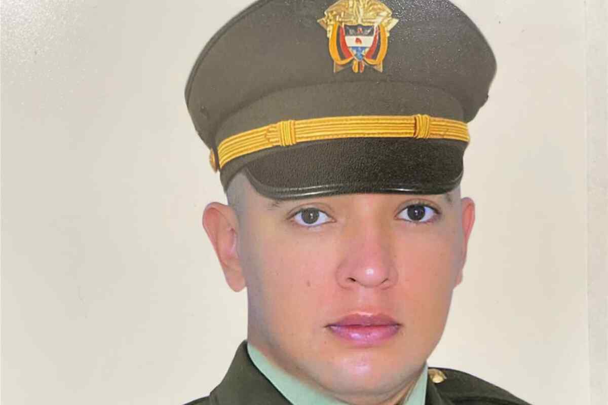 Asesinato de policía Juan Esteban Cortez Pérez en Medellín: alcalde ofrece 100 millones de recompensa por información del robo ocurrido en Laureles