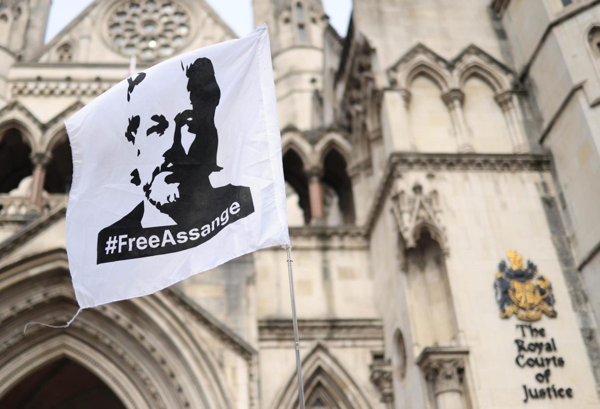 Julian Assange no asiste a la vista que decide si es extraditado a EE.UU.