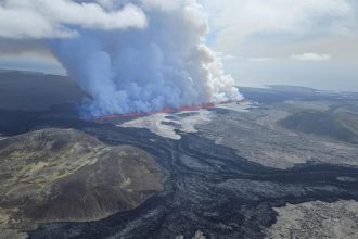La erupción volcánica del suroeste de Islandia disminuye su intensidad