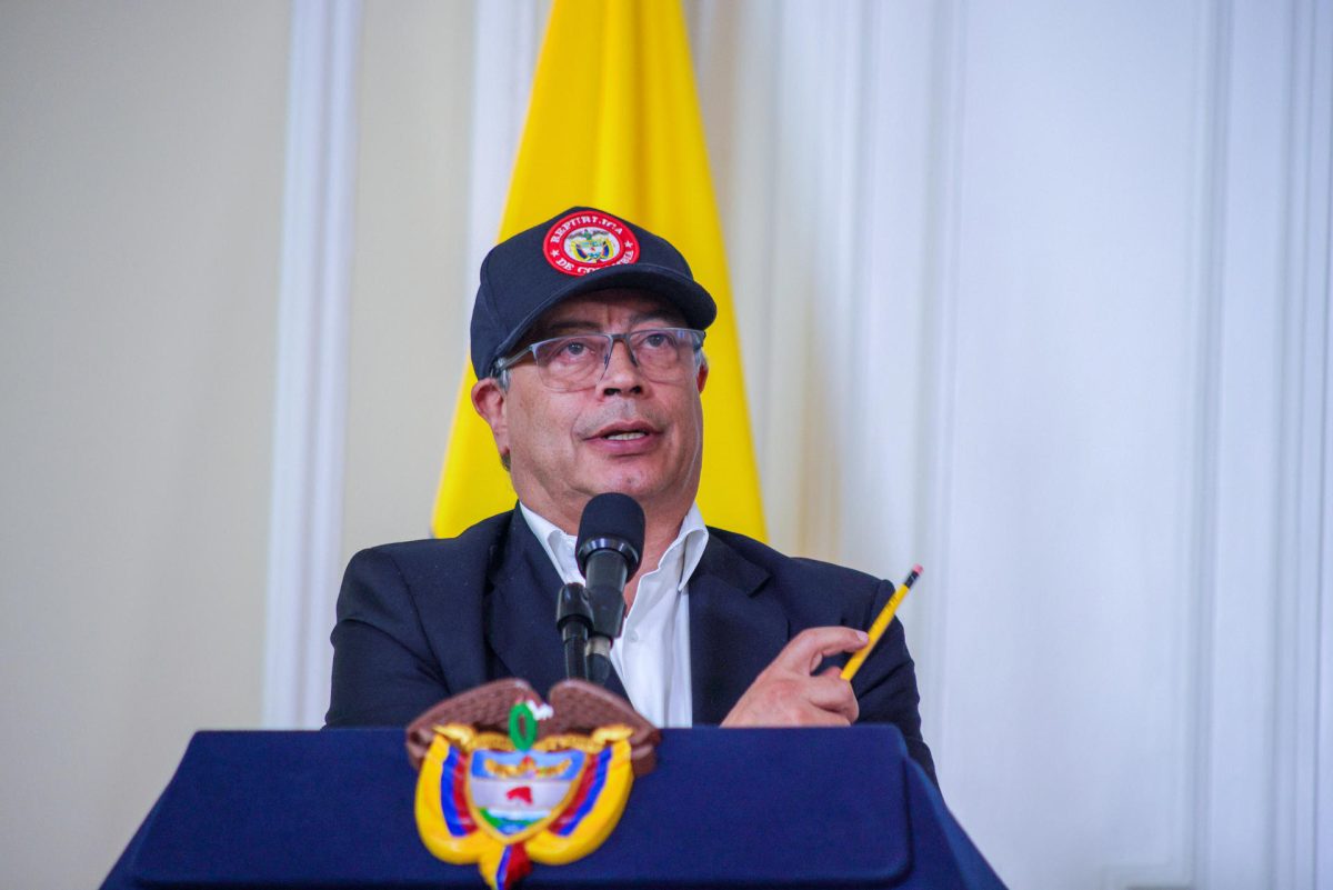 CNE investigará la campaña de Gustavo Petro por presunta financiación irregular - Nayib Bukele lidera aprobación presidencial en Latinoamérica; Petro en séptimo lugar-Petro declarará este miércoles en la Fiscalía como testigo por un escándalo de campaña