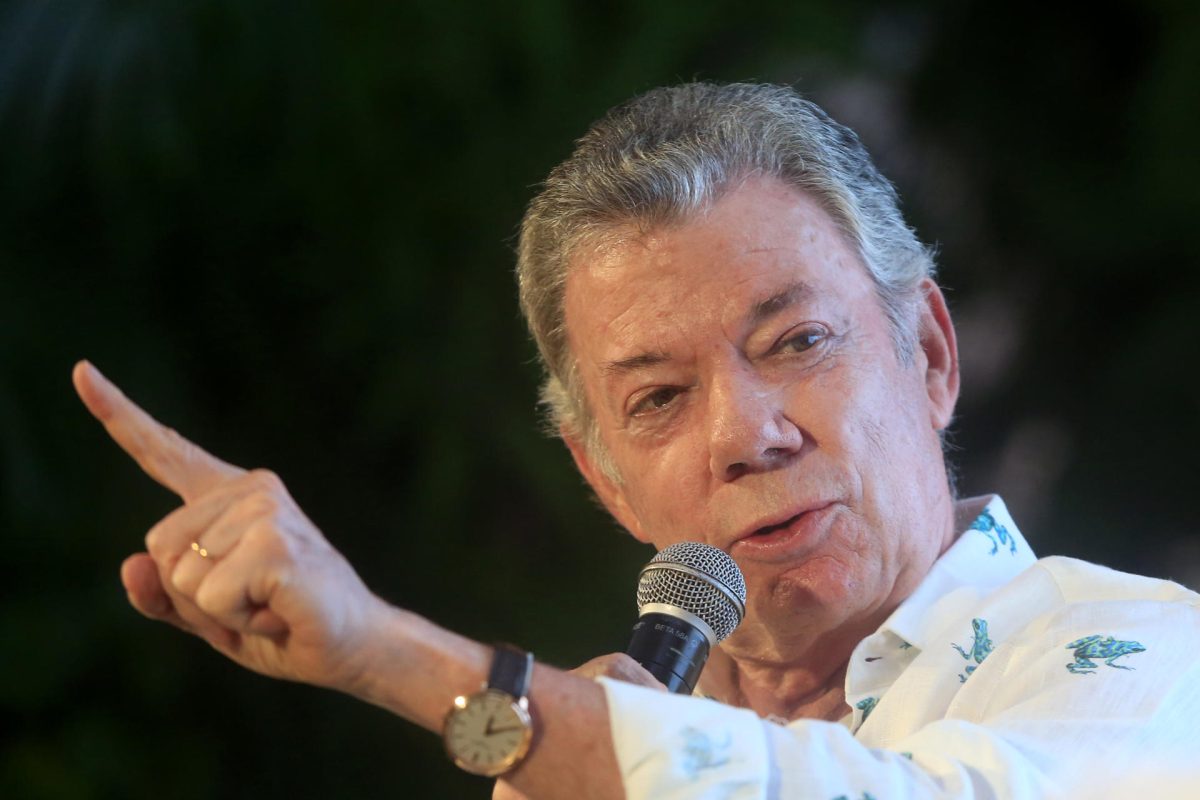 Santos a Petro: Usar el acuerdo de paz para convocar una constituyente es un absurdo