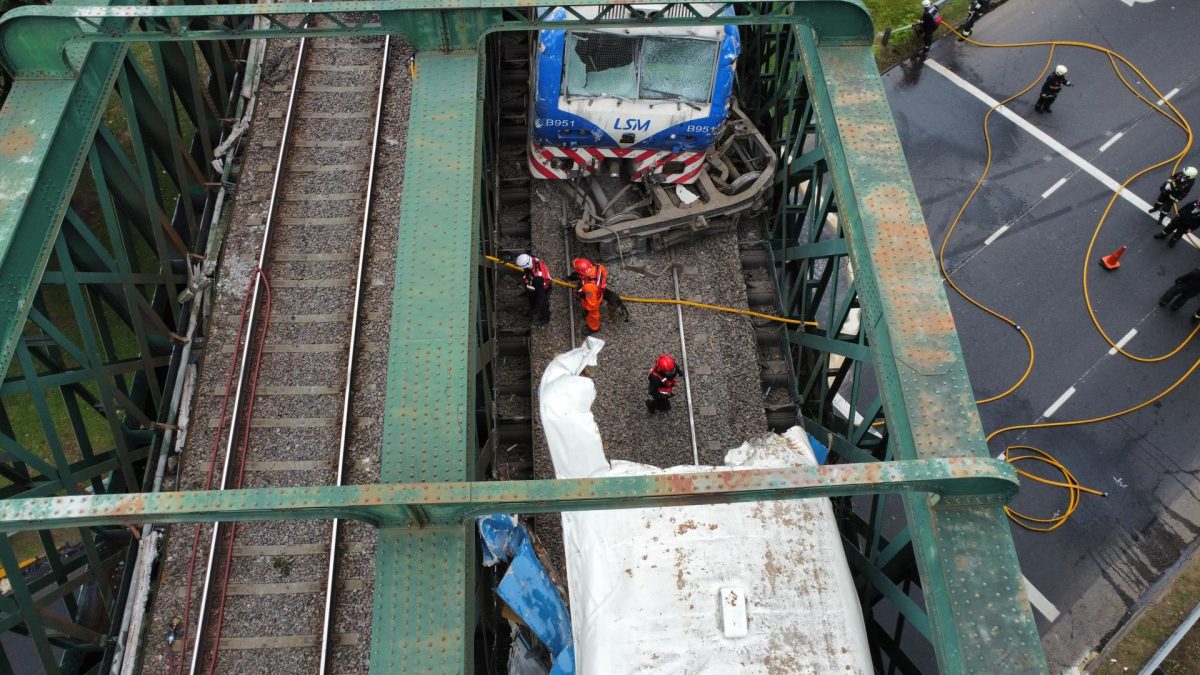 Siguen internados 14 de los heridos que dejó choque de trenes en Buenos Aires