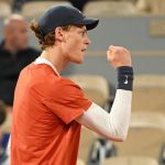 Sinner encadena una décima victoria en Grand Slam camino de los octavos de Roland Garros