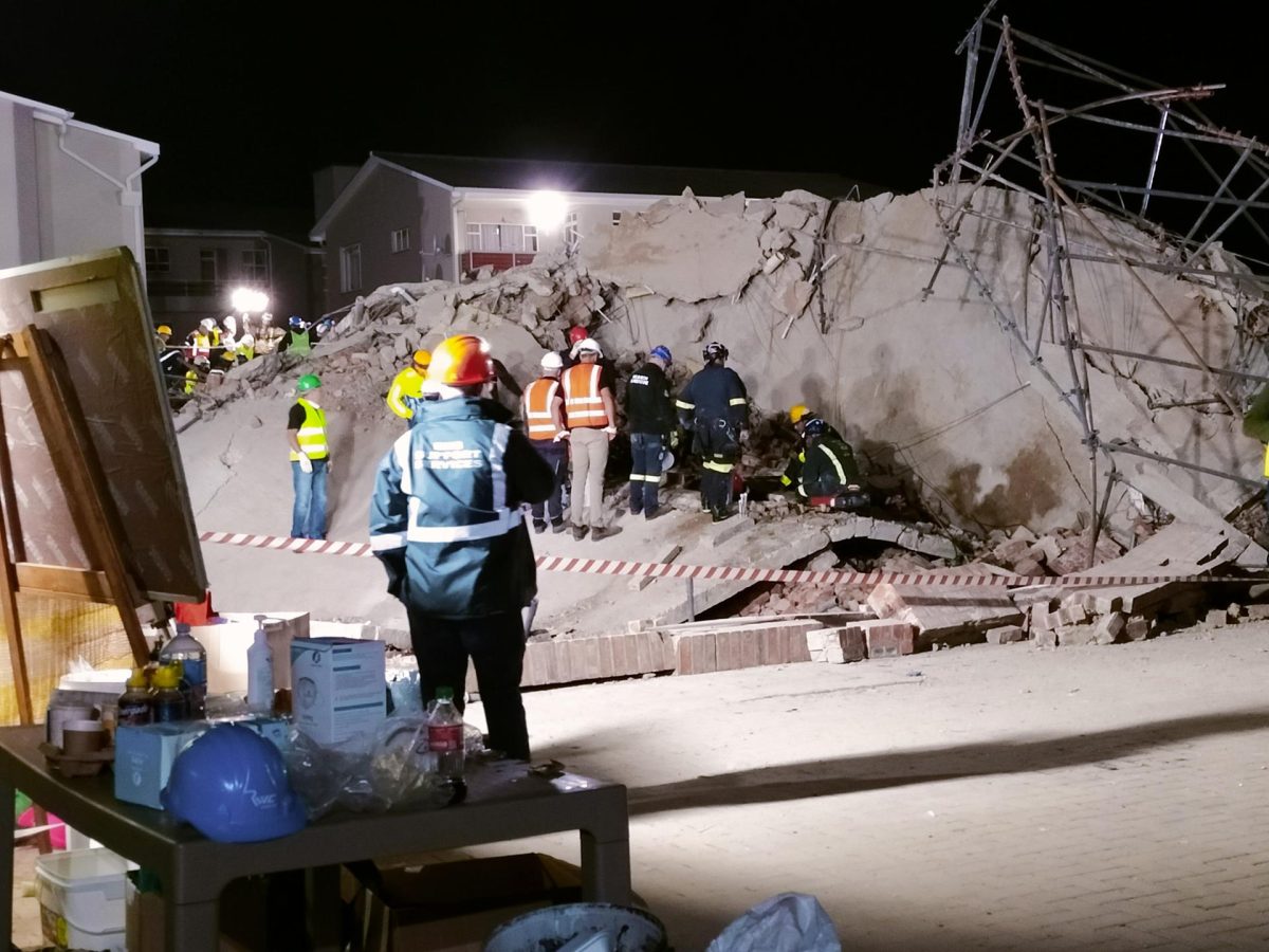 Suben a siete los muertos en el derrumbe de un edificio en Sudáfrica y 39 siguen atrapadas