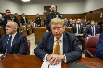 Trump decide no testificar en su juicio penal por falsificar documentos