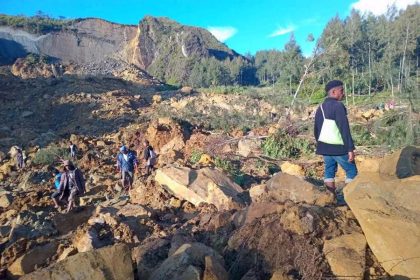 Una avalancha entierra una aldea remota del norte de Papúa Nueva Guinea 3
