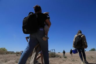 Una ola de secuestros causa alarma entre migrantes de la frontera de México con EE.UU.