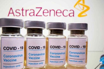 AstraZeneca Suspende su Vacuna contra el COVID-19 Tras Reconocer Efectos Secundarios Poco Comunes