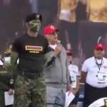 El ministro Iván Velásquez recibe abucheos en la Carrera por los Héroes
