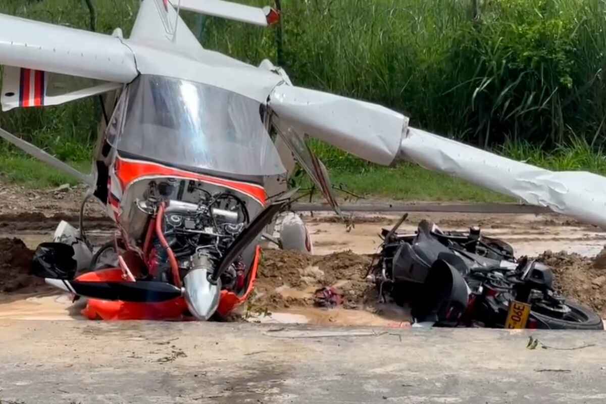 Motociclista muere tras ser impactado por avioneta que se precipitó a tierra en Cartago