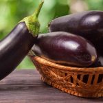 Cinco Deliciosas Formas de Cocinar Berenjenas: Desde Clásicos Rellenos hasta Innovadoras Pizzas