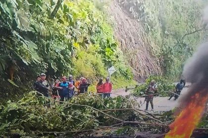 bloqueo en la vía Medellín - Urabá: Indígenas Embera Eyabida exigen soluciones