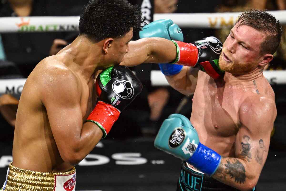 Canelo Álvarez retiene sus títulos y aumenta su fortuna en $35 millones