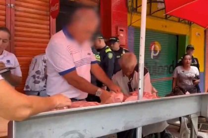 Autoridades decomisan carne insalubre que pretendía ser vendida en el centro de Medellín