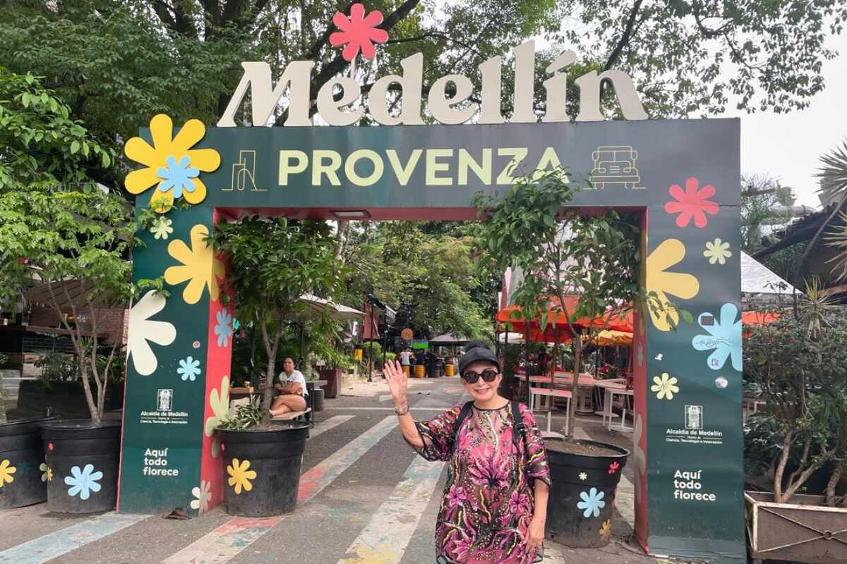 Gira de Despedida: María Antonieta de las Nieves Explora Medellín y Presenta ‘Los huevos de mi madre'