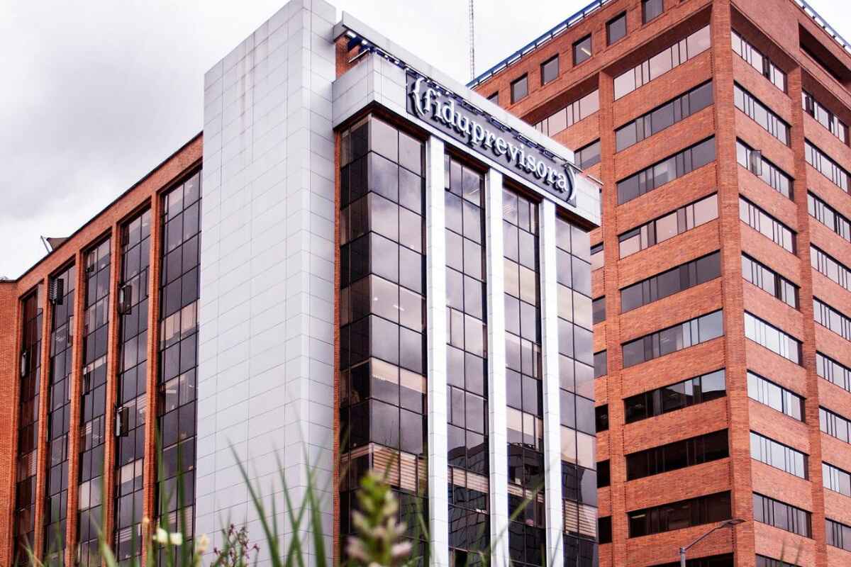 Problemas en el sistema de salud de maestros: Petro culpa a Fiduprevisora y Fecode
