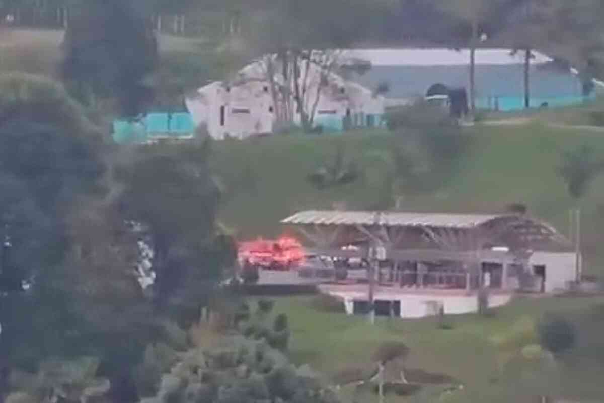 ¡Rayo impacta escuela de carabineros en Manizales! 30 personas resultan heridas